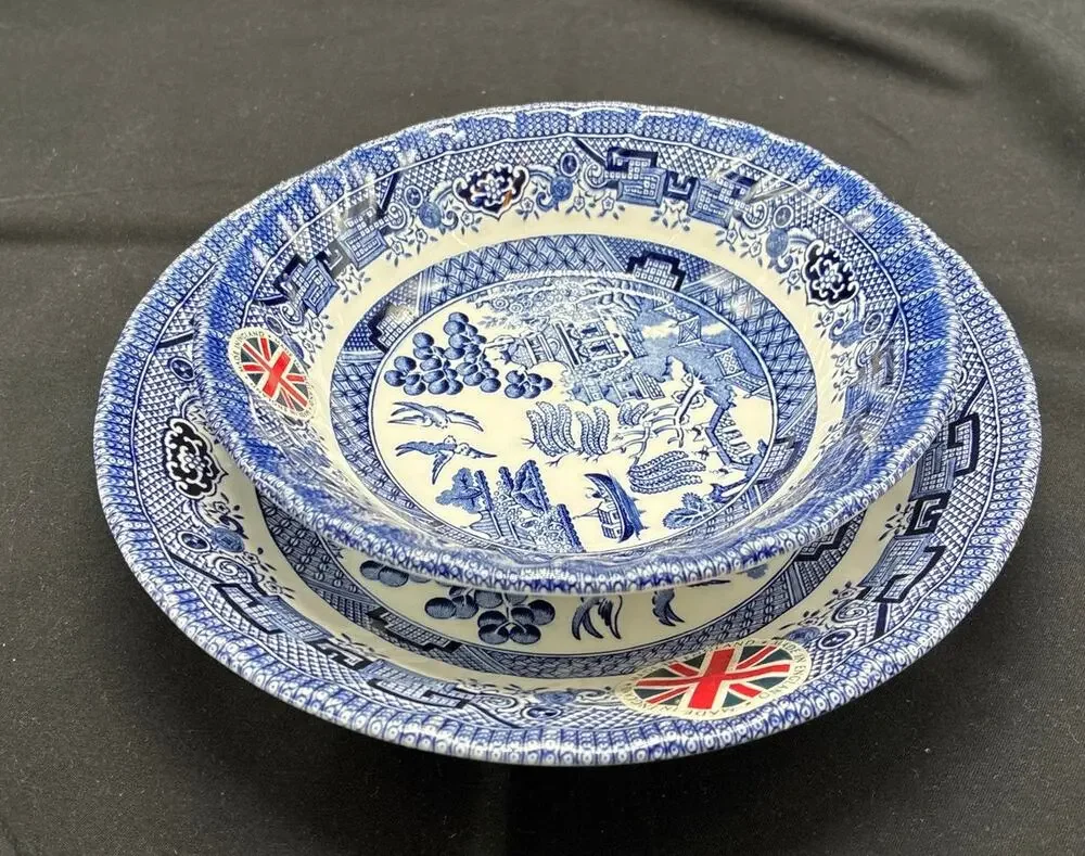 Blue Willow Made in England Two Serving Bowls Blue White 6.25